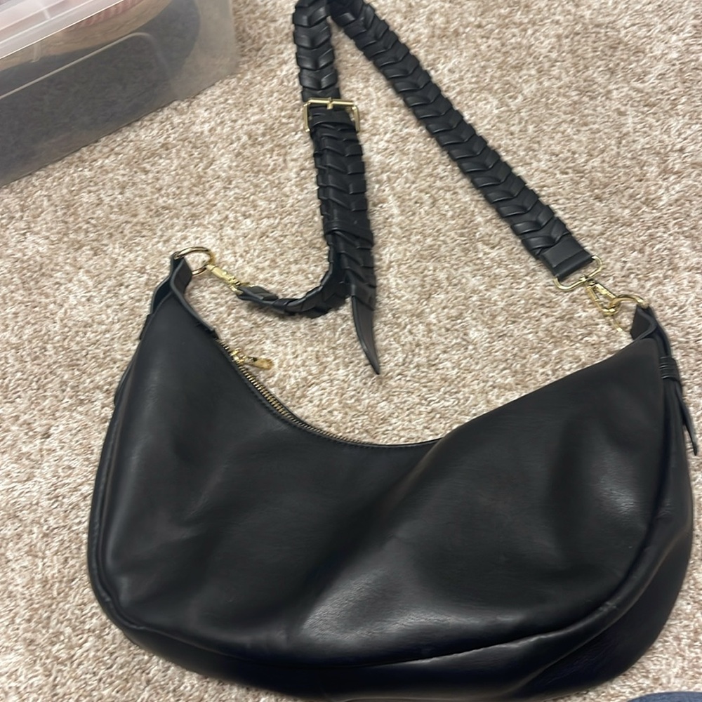 Jules Kae Black Shoulder Bag w Zipper